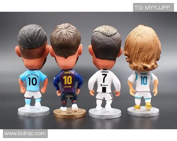 足球明星手办迷你版热销中精美细致展现球星魅力与风采 足球明星手办迷你版热销中精美细致展现球星魅力与风采