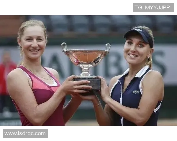 重庆网球队的崛起之路:从默默无闻到世界舞台的辉煌历程 重庆网球队的崛起之路:从默默无闻到世界舞台的辉煌历程